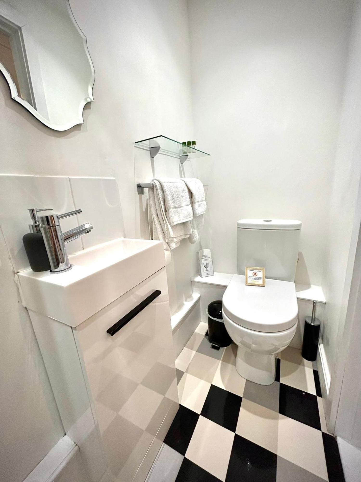 הלסטון Britannia House Vintage B&B Cornwall חדר תמונה